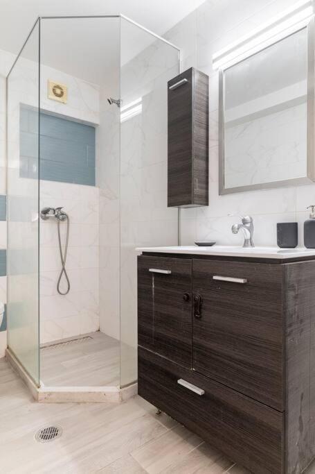 Apartment At Ano Glifada. Афіни Екстер'єр фото
