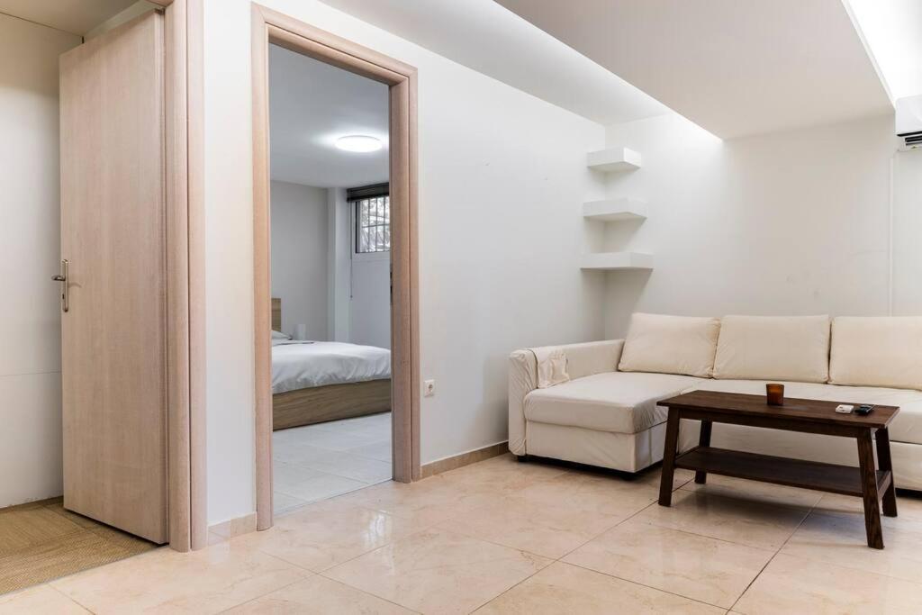 Apartment At Ano Glifada. Афіни Екстер'єр фото